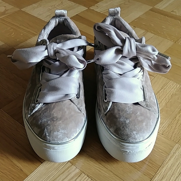 The Wishbone Collection from Browns crushed velvet velour platform sneakers - Picture 5 of 11